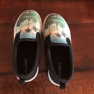 Boys Old Navy slip-on sneaker- size 12